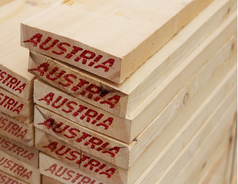 خشب أبيض نمساوي  درجة 1   كي دي(1*4*4)